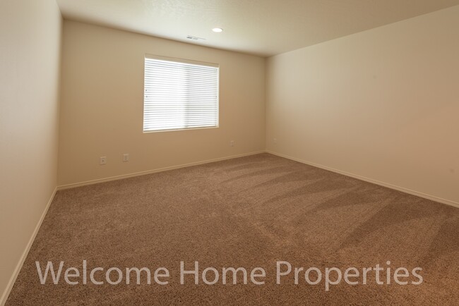 Building Photo - Beautiful Home in a Secluded Neighborhood