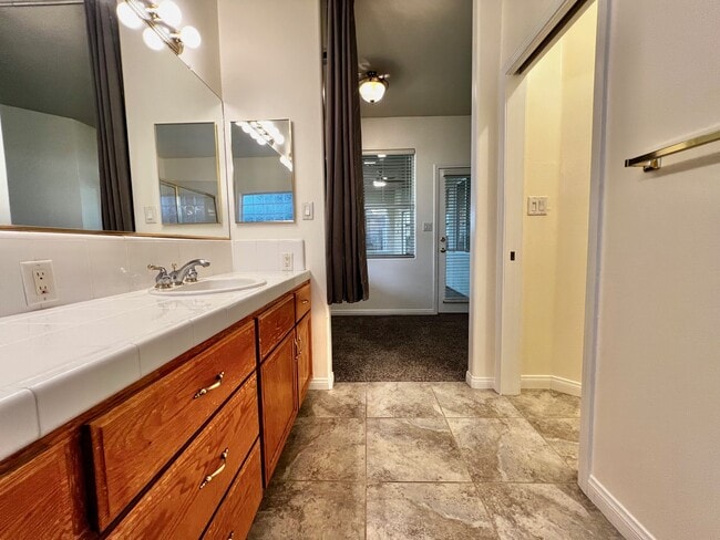 Building Photo - 11116 Southwales Ct