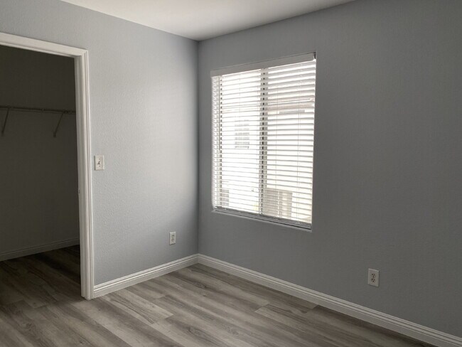 Building Photo - Two-bedroom, 2.5 bath two-story