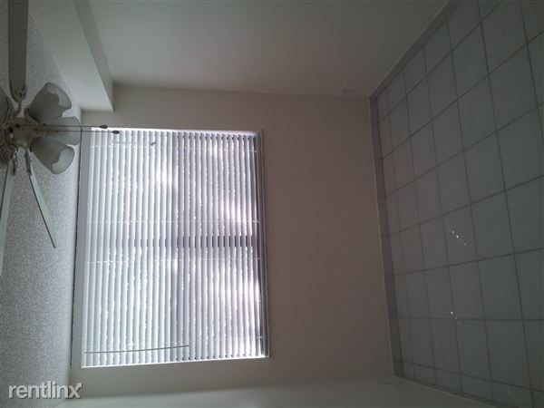 Building Photo - 2501 Riverside Dr