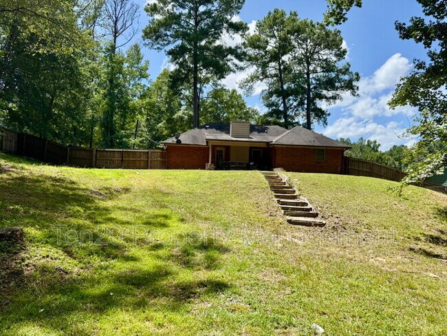 Building Photo - 173 Lee Rd 508
