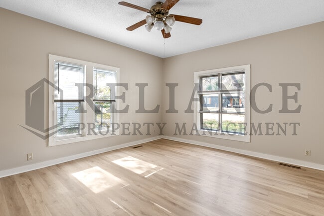 Building Photo - 1934 N Burns Ave