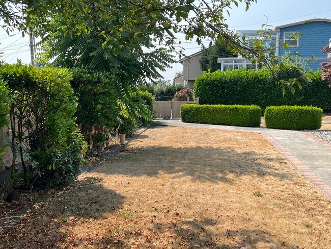 Private gardens and abundant light - 21204 3rd Ave S