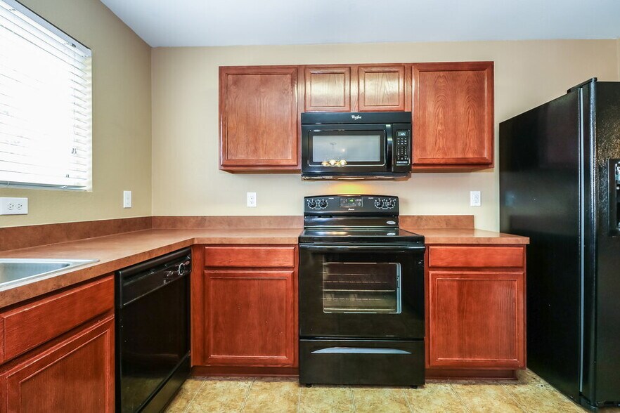 Building Photo - 10001 Chrysalis Dr