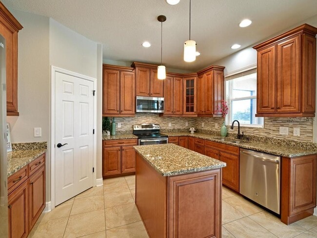 Building Photo - 8031 111th Terrace E