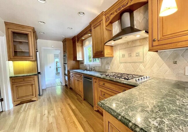 Building Photo - 1127 Clark Way