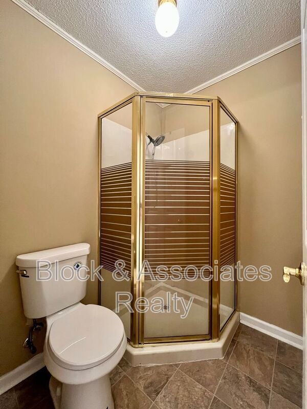 Building Photo - 131 Cedar Cove Ln