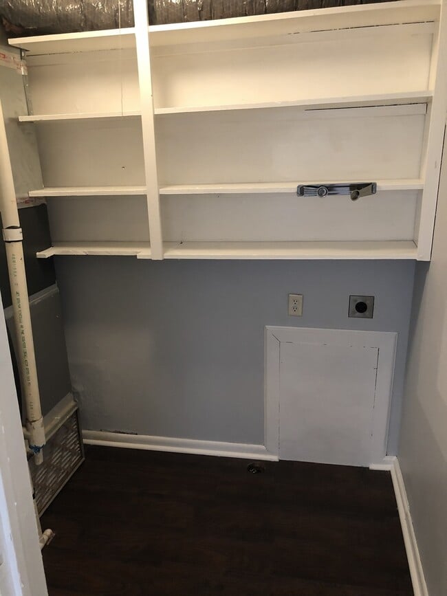 Building Photo - 3 bedroom 1 bath home