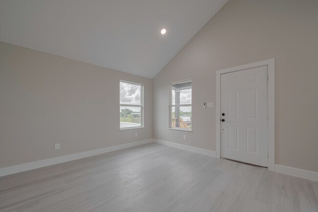 Building Photo - 837 22nd St