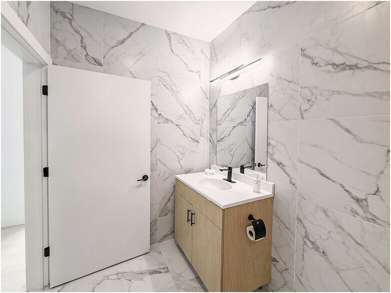 Building Photo - 1247 N 2nd St