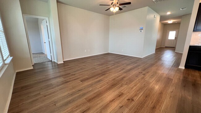 Building Photo - Four Bedroom in Harker Heights with a Flex...