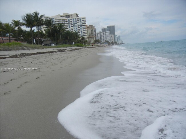 Building Photo - 2001 S Ocean Dr