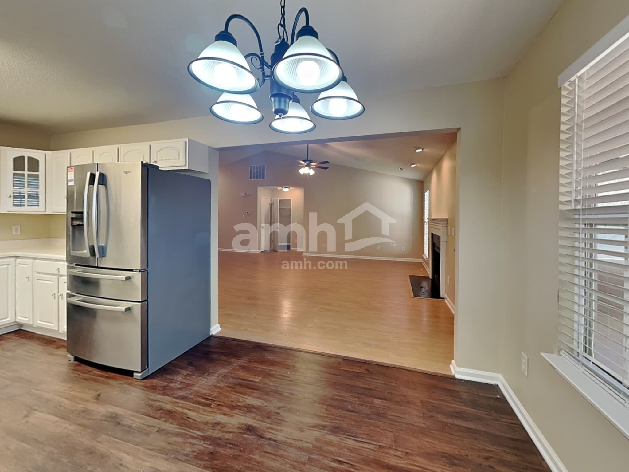 Building Photo - 555 Whistling Swan Dr