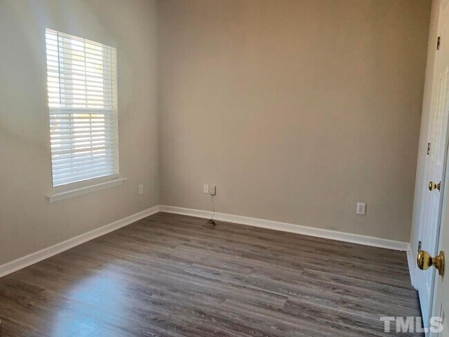 Building Photo - Charming 4 bedroom Ranch in Raleigh!