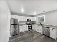Building Photo - 4344 Roberton Ave