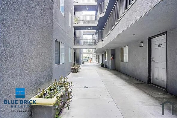 Building Photo - 15231 Sherman Way