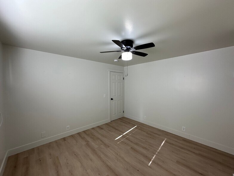 Building Photo - 1340 S 200 E