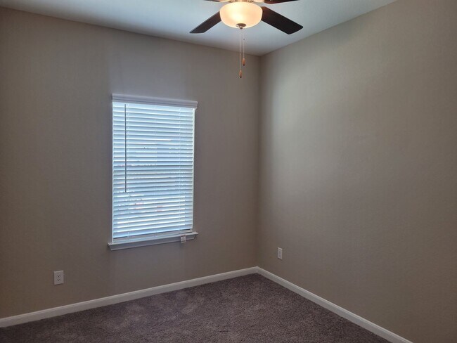 Building Photo - Brand New Townhome 3/2.5 I-10/1604