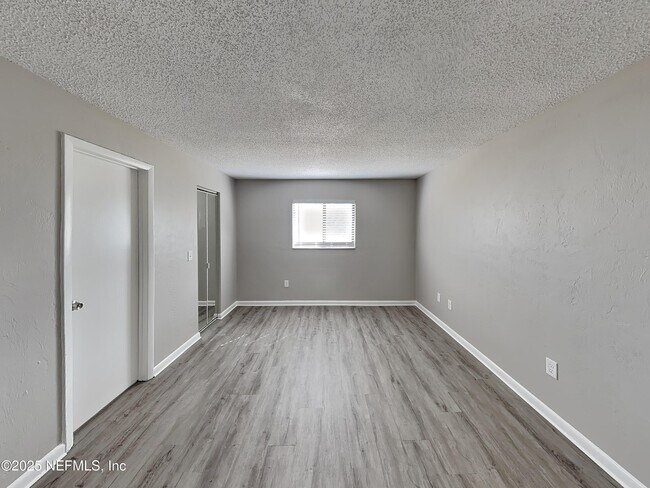 Building Photo - 31 Folson Ln