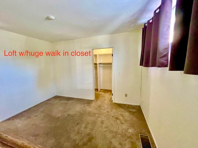 Loft - 4904 Maytime Ln