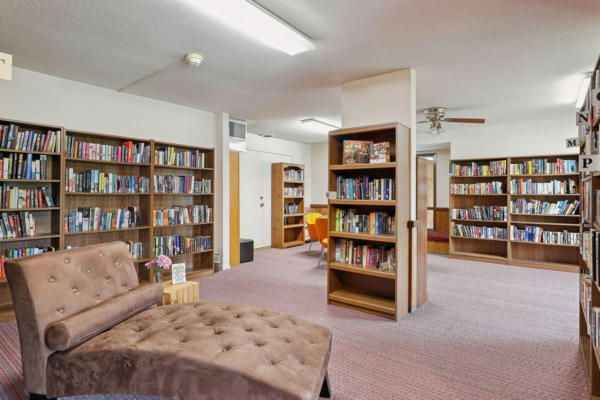 Building Photo - 130 Demont Ave