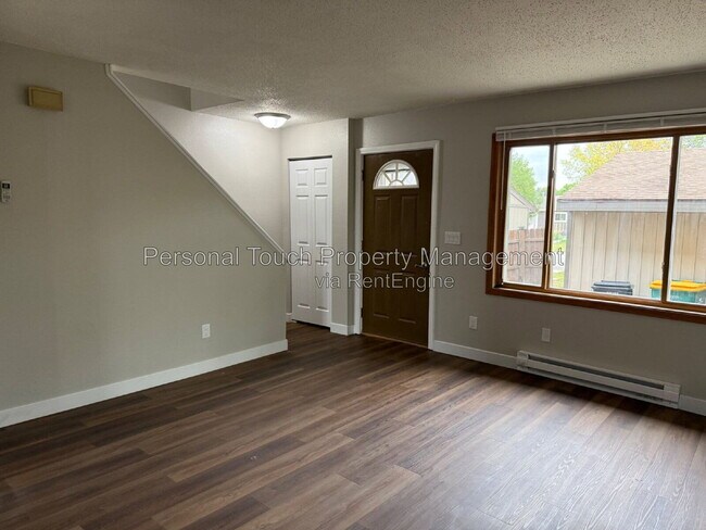 Building Photo - 561 4th Ave NW