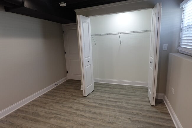 Building Photo - 1800 Hollywood Ave