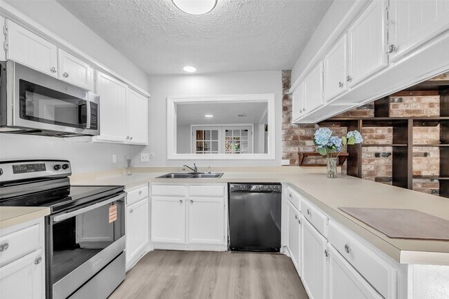 Building Photo - 11829 S Red Cedar Cir