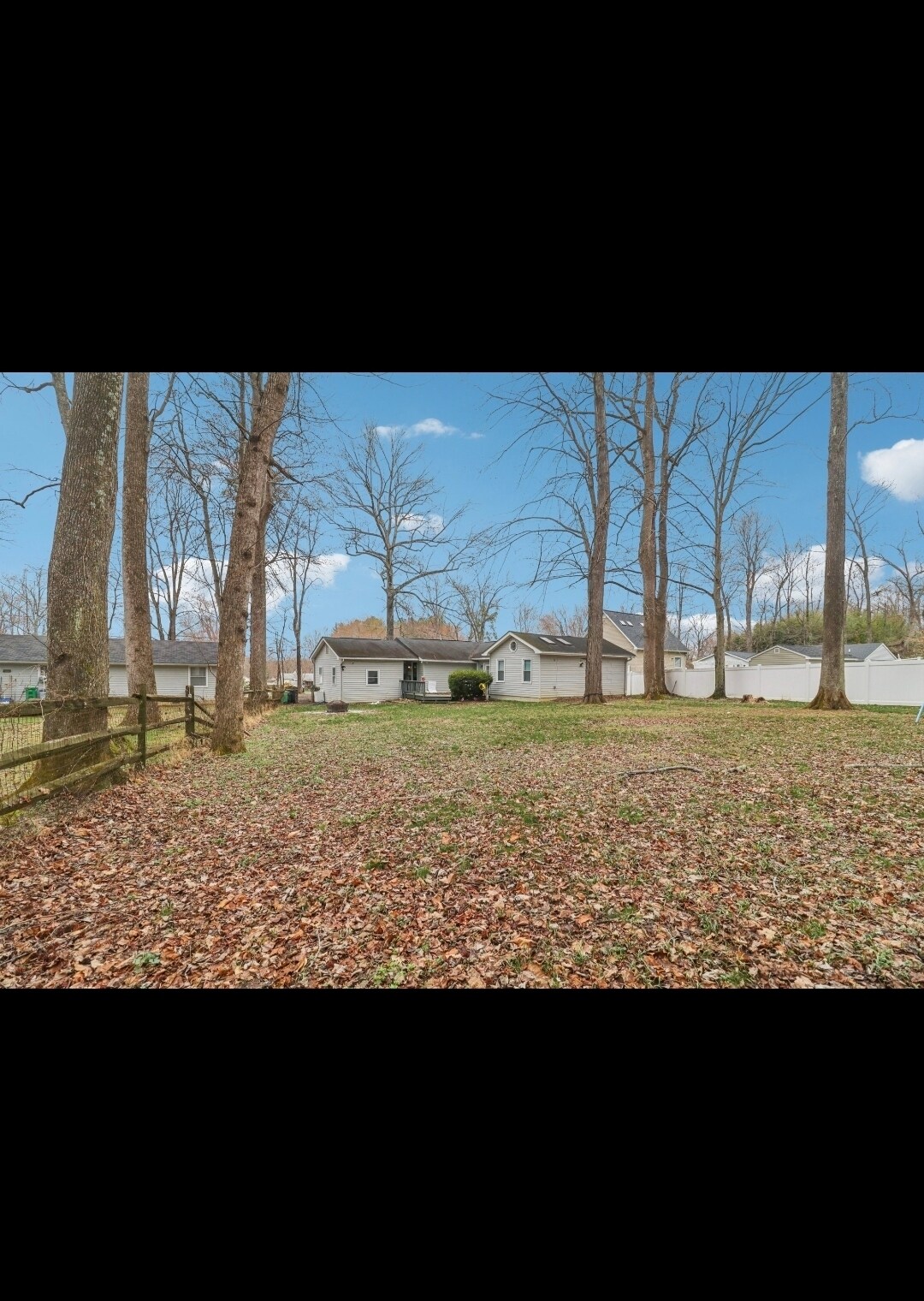 Building Photo - 1605 Airport Ln