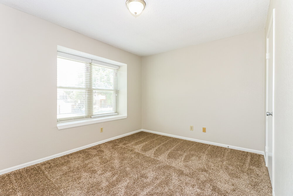Building Photo - 3645 Fairview Dr