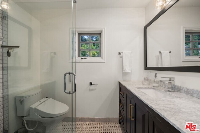Building Photo - 9023 Alto Cedro Dr