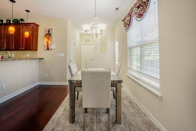 Building Photo - 4 Bedroom Home in the Village at Rolesville