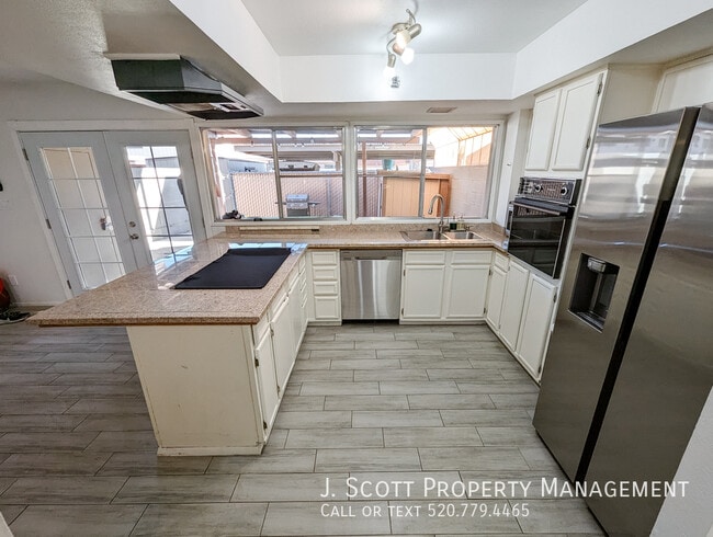 Building Photo - 1618 E Dunbar Dr