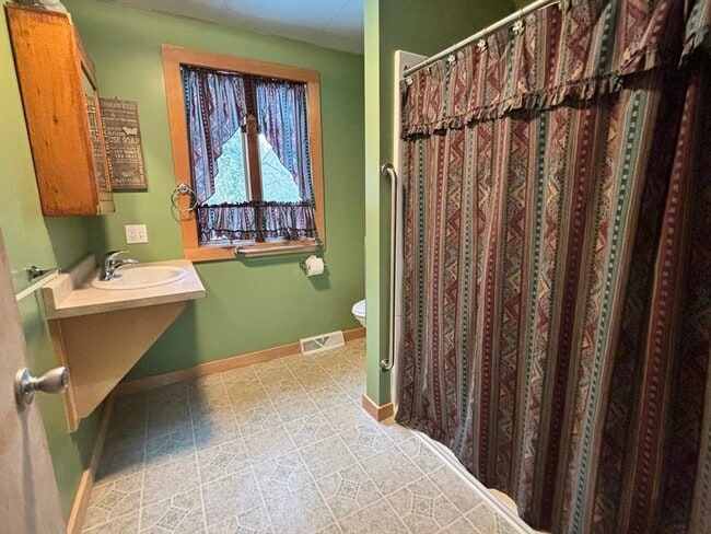 Building Photo - 4 Braemore Rd