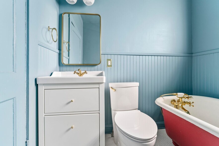 Building Photo - 4531 Attleboro St