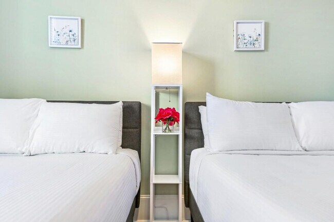 Building Photo - 1233 St Charles Ave