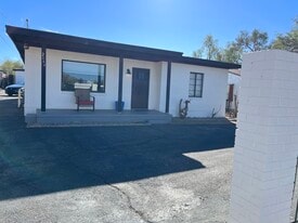 Building Photo - 2844 E Edison St