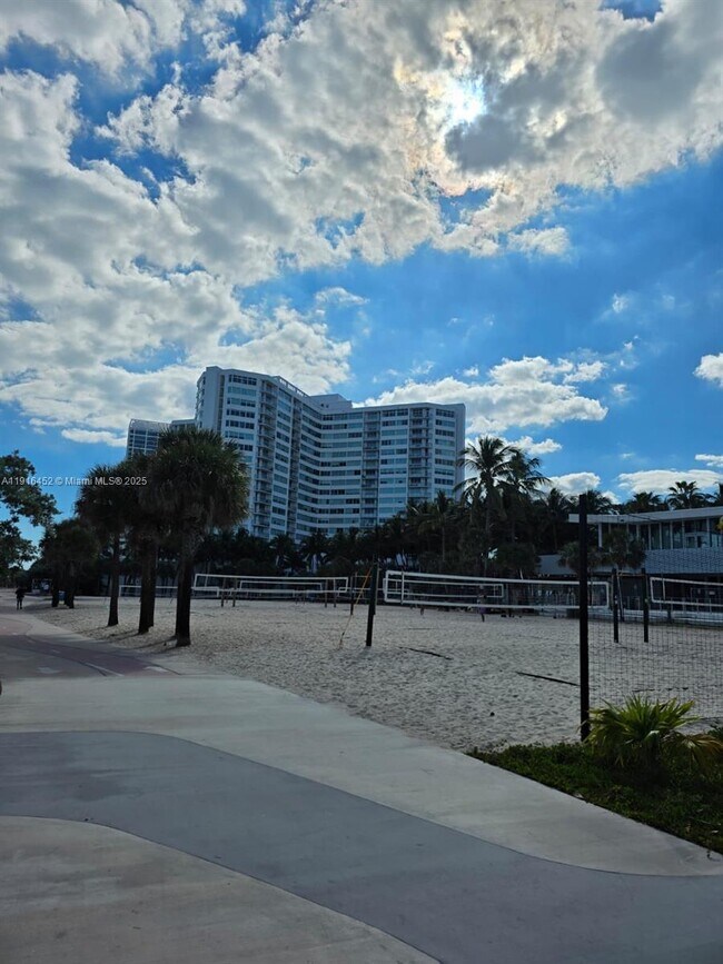 Building Photo - 7440 Harding Ave