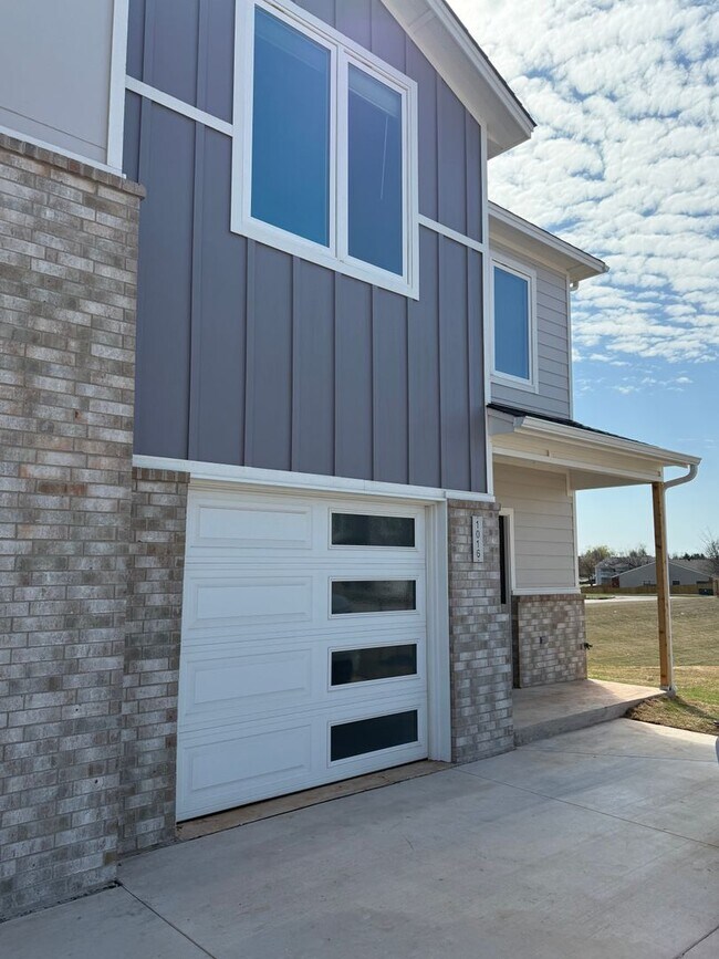 Building Photo - 1033 Prestige Pl