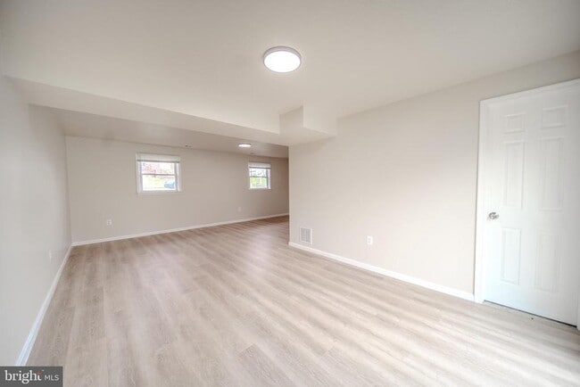 Building Photo - 11209 Caroline Ave