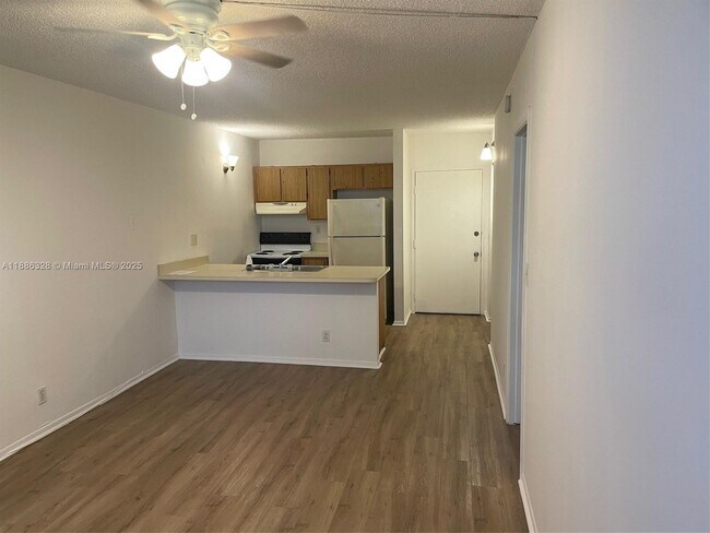 Building Photo - 2401 Riverside Dr