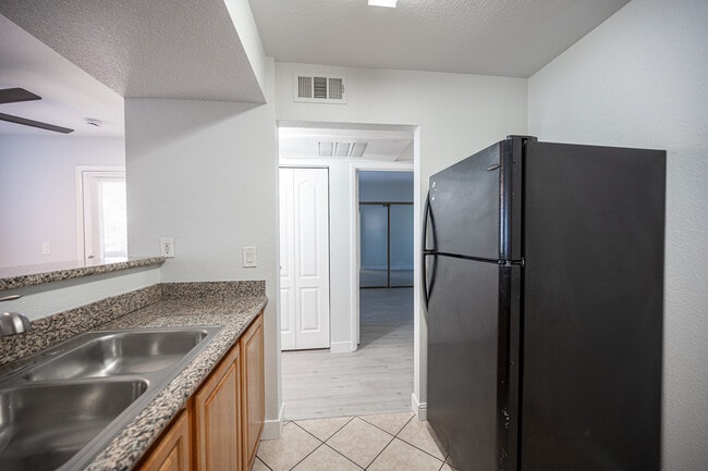 Building Photo - 5055 W Hacienda Ave