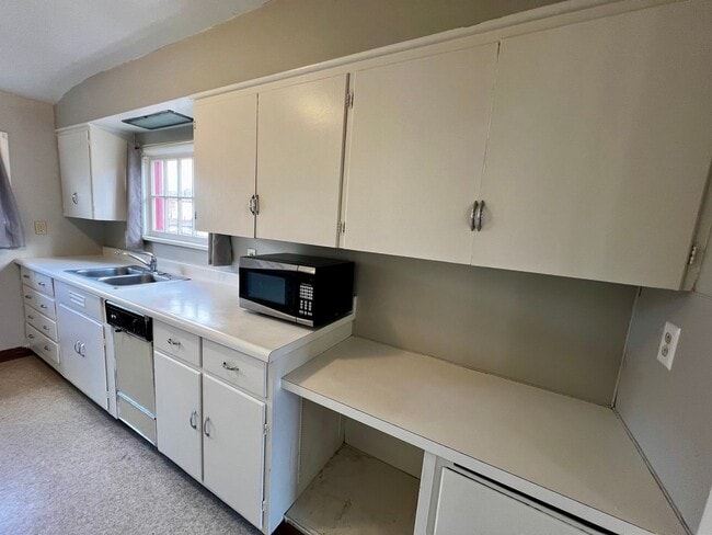 Building Photo - Charming Lower North Hill Home