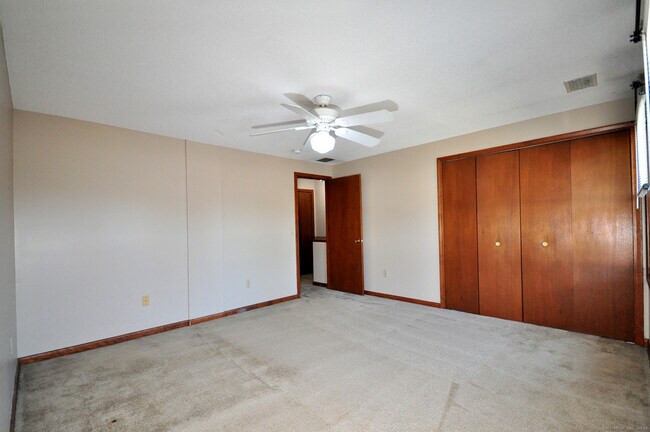 Building Photo - 3 St Marc Cir