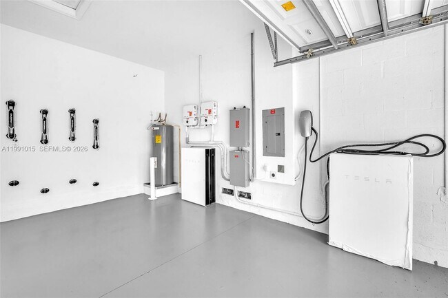 Building Photo - 19381 Stonebrook St