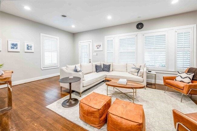 Building Photo - 808 Woodrow St