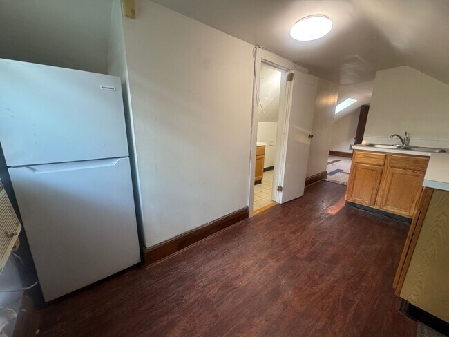 Building Photo - 1676 Coventry Rd