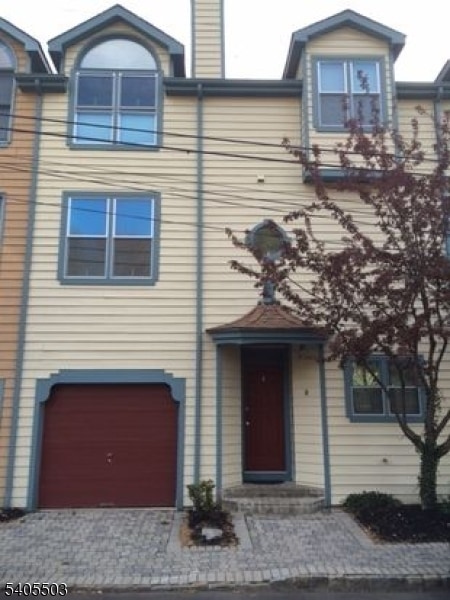 Building Photo - 8 Raritan Pointe