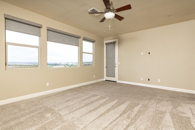 Building Photo - 5bd/3ba, 3969 sq ft Home in Gated Community in Vista!