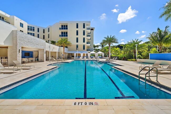 Building Photo - 2700 Donald Ross Rd